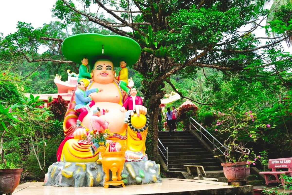 Serene nature at Su Muon Pagoda